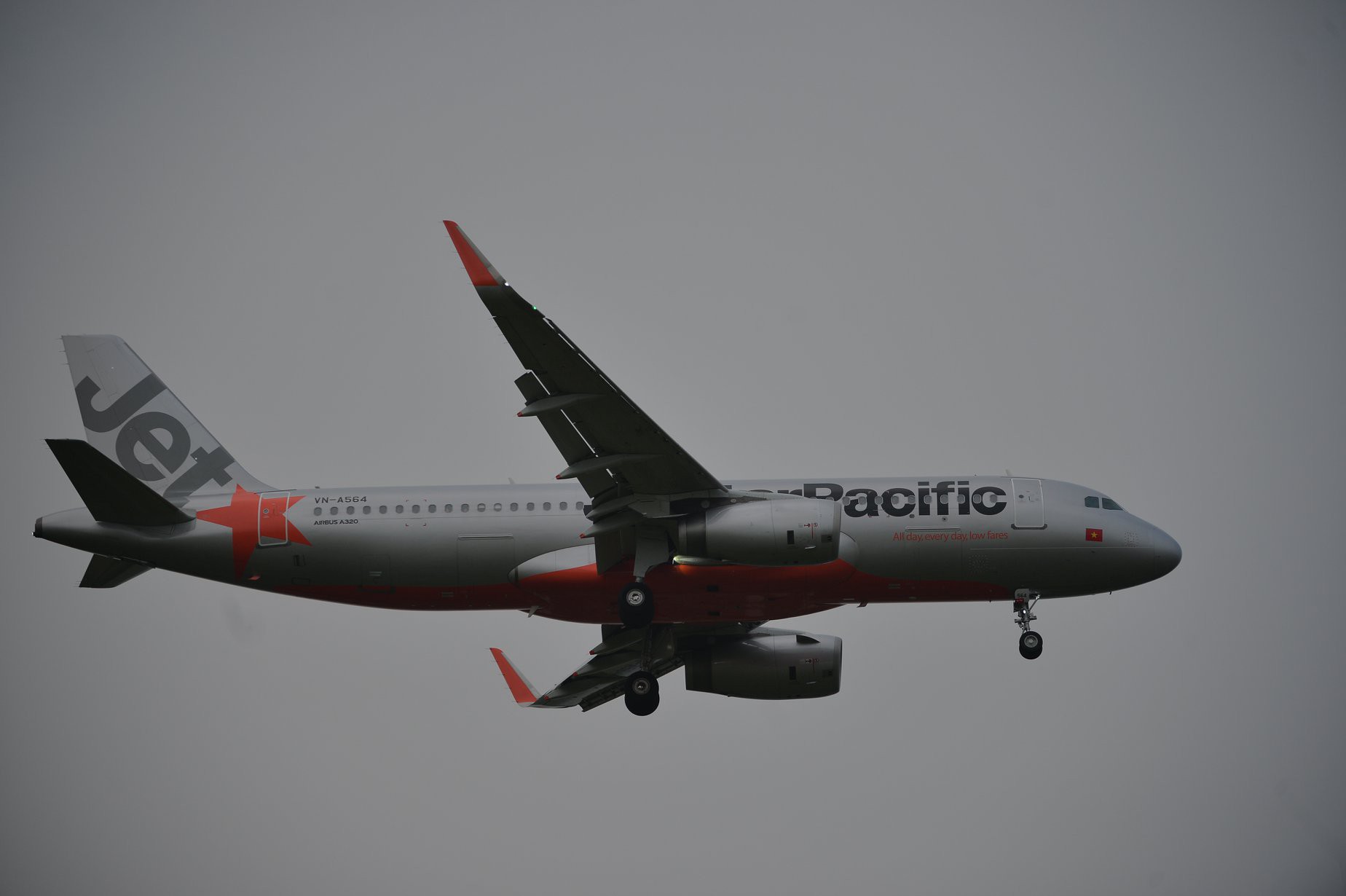 Jetstar Pacific tạm ngừng các chuyến bay đến Osaka, Nhật Bản đến hết ngày 20/9 - Ảnh 1. Jetstar Pacific tạm ngừng các chuyến bay đến Osaka, Nhật Bản đến hết ngày 20/9 - Ảnh 1.