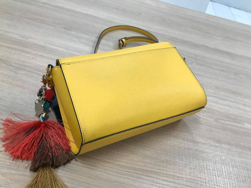 Người phụ nữ giận dữ khi bị kiểm tra túi xách vì cửa từ kêu, đại diện Zara Hà Nội lên tiếng - Ảnh 2. Người phụ nữ giận dữ khi bị kiểm tra túi xách vì cửa từ kêu, đại diện Zara Hà Nội lên tiếng - Ảnh 2.