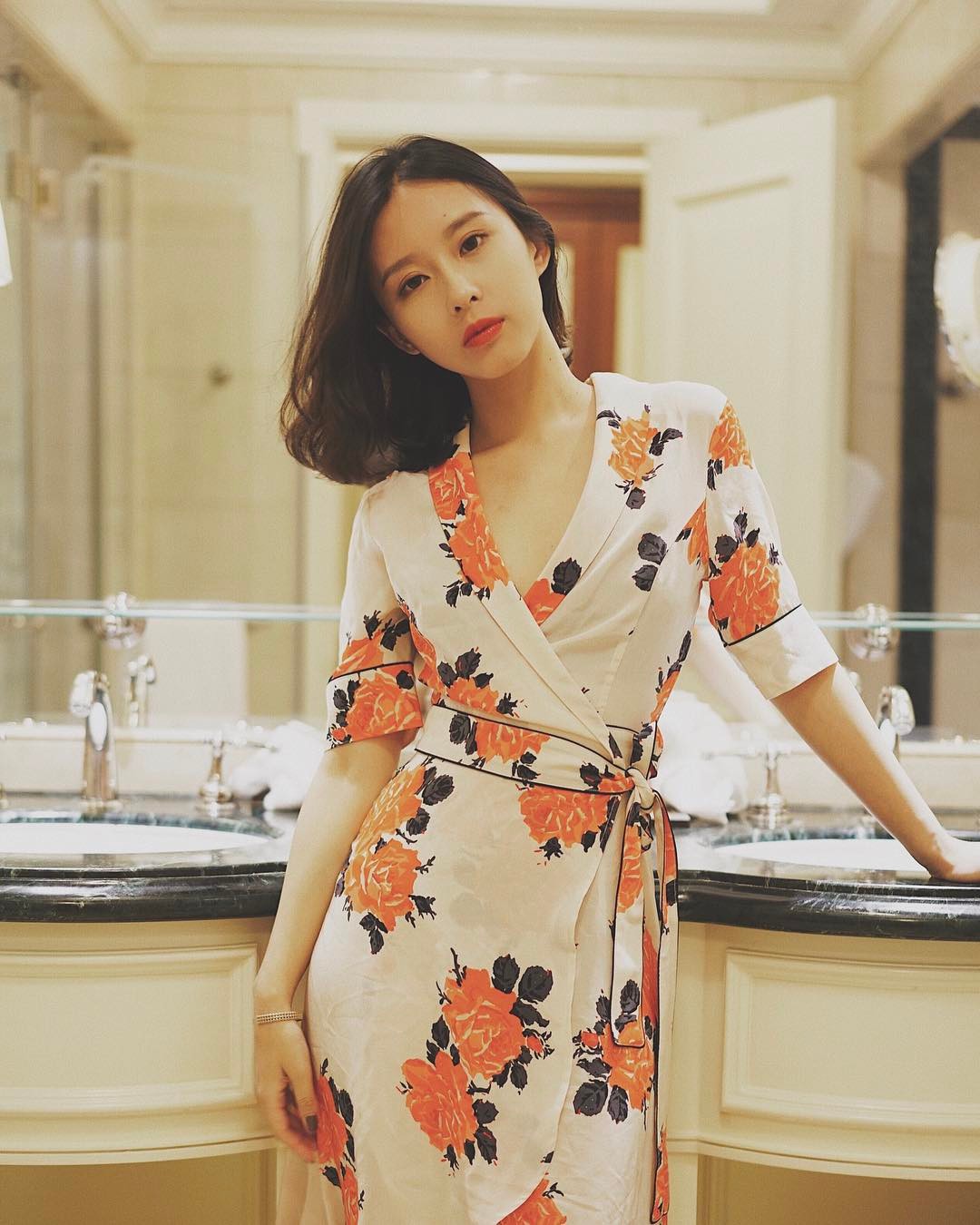 Vòng bụng lớn chỉ là chuyện nhỏ bởi đã có 5 kiểu váy liền giúp các nàng che giấu hoàn hảo - Ảnh 1. Vòng bụng lớn chỉ là chuyện nhỏ bởi đã có 5 kiểu váy liền giúp các nàng che giấu hoàn hảo - Ảnh 1.