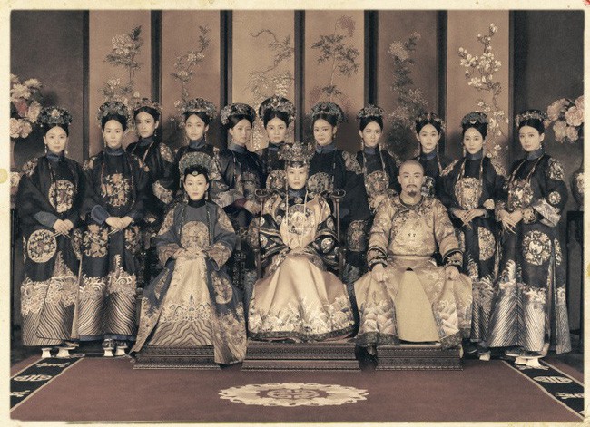 Như &Yacute; Truyện tung bộ ảnh Ho&agrave;ng thất theo phong c&aacute;ch cổ xưa cực chất, d&acirc;n t&igrave;nh lại được phen trầm trồ v&igrave; qu&aacute; đẹp - Ảnh 1.