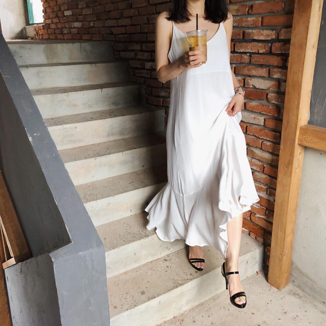 Vòng bụng lớn chỉ là chuyện nhỏ bởi đã có 5 kiểu váy liền giúp các nàng che giấu hoàn hảo - Ảnh 9. Vòng bụng lớn chỉ là chuyện nhỏ bởi đã có 5 kiểu váy liền giúp các nàng che giấu hoàn hảo - Ảnh 9.