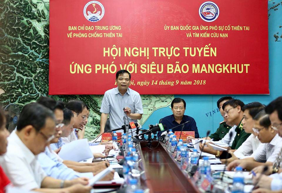 Siêu bão MANGKHUT đổ bộ, ảnh hưởng 27 tỉnh thành, đặc biệt Quảng Ninh - Ảnh 2. Siêu bão MANGKHUT đổ bộ, ảnh hưởng 27 tỉnh thành, đặc biệt Quảng Ninh - Ảnh 2.