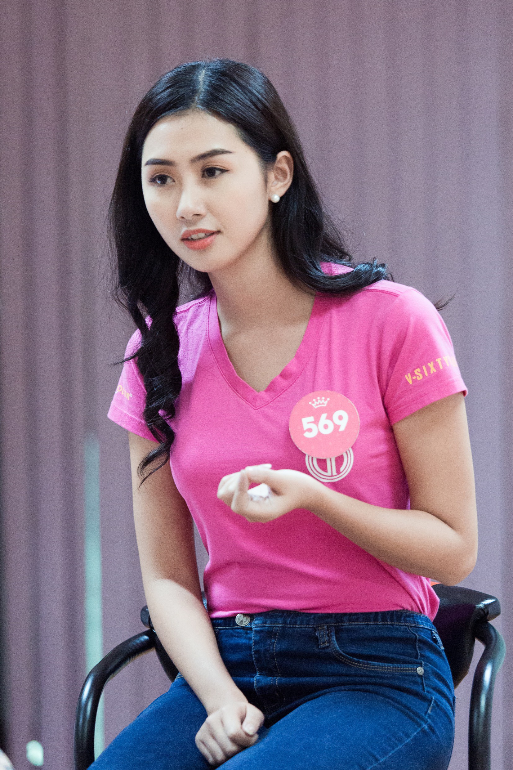 Clip: Khả năng nói tiếng Anh của dàn thí sinh Hoa hậu Việt Nam 2018 liệu có thể đi thi quốc tế? - Ảnh 4. Clip: Khả năng nói tiếng Anh của dàn thí sinh Hoa hậu Việt Nam 2018 liệu có thể đi thi quốc tế? - Ảnh 4.