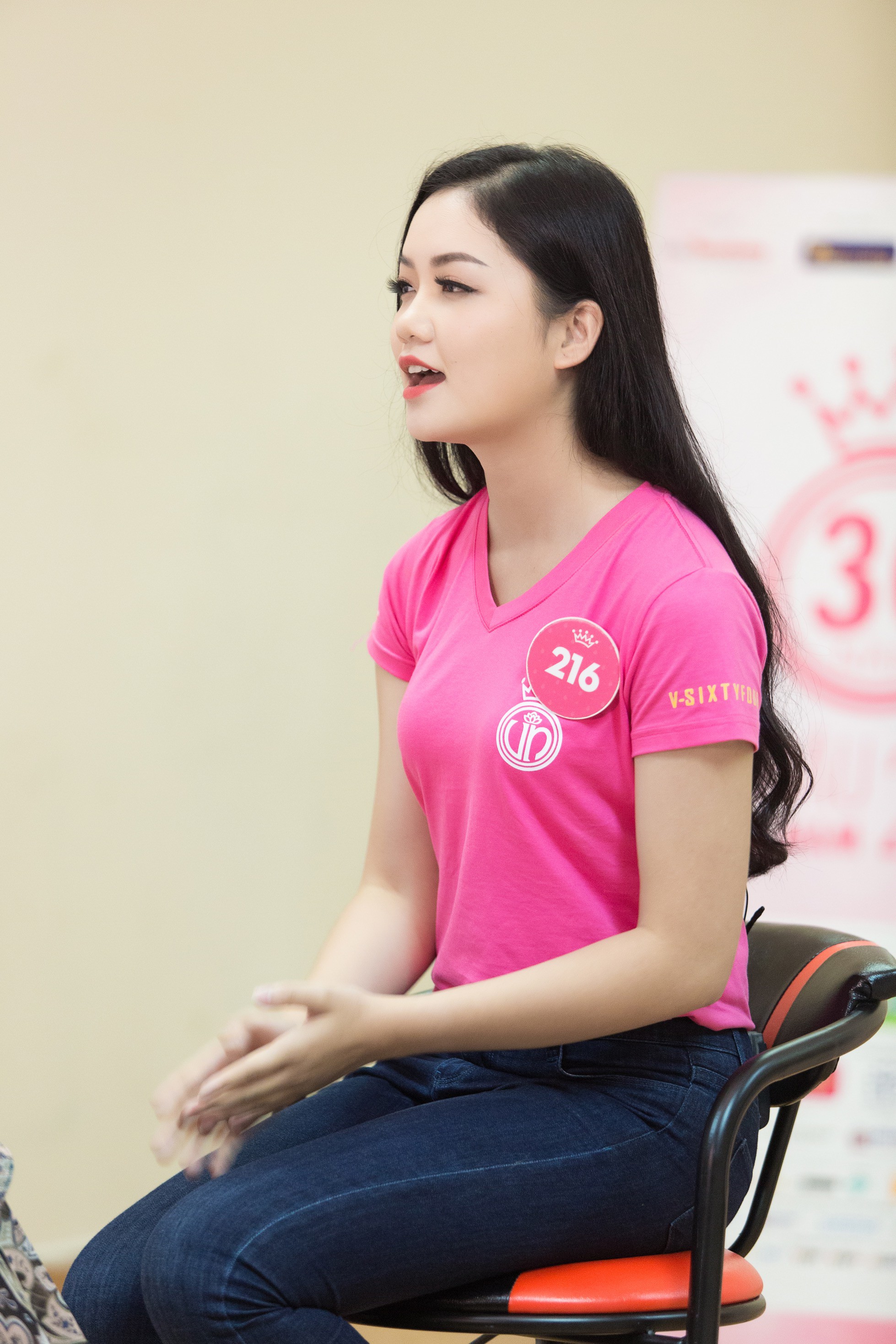 Clip: Khả năng nói tiếng Anh của dàn thí sinh Hoa hậu Việt Nam 2018 liệu có thể đi thi quốc tế? - Ảnh 6. Clip: Khả năng nói tiếng Anh của dàn thí sinh Hoa hậu Việt Nam 2018 liệu có thể đi thi quốc tế? - Ảnh 6.
