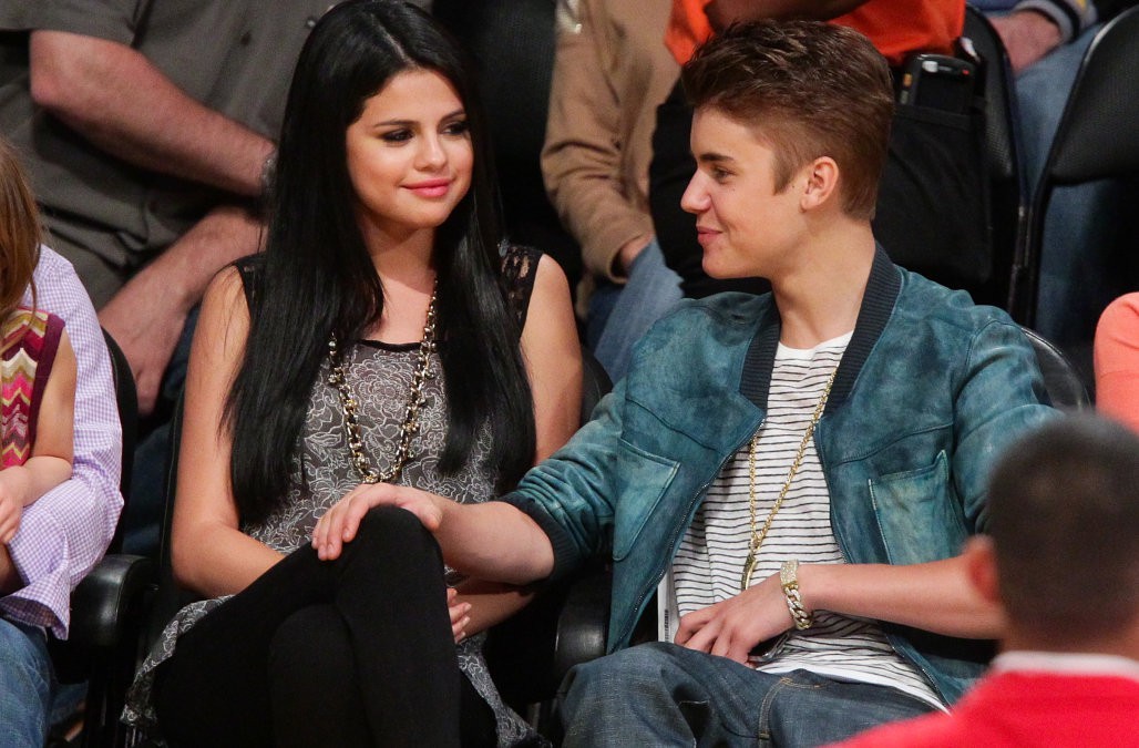 Phản ứng gây bất ngờ của Selena Gomez trước tin đồn Justin Bieber và Hailey Baldwin kết hôn - Ảnh 2. Phản ứng gây bất ngờ của Selena Gomez trước tin đồn Justin Bieber và Hailey Baldwin kết hôn - Ảnh 2.