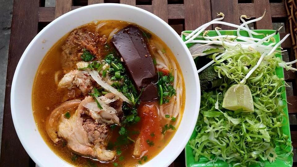 Lục sục những hàng quán nổi tiếng đường Đặng Dung được yêu thích ở Sài Gòn - Ảnh 4.