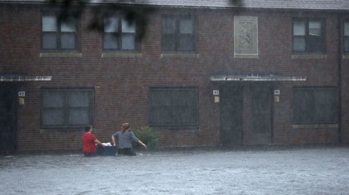 Siêu bão Florence có thể trút 37,8 nghìn tỷ lít nước khi đổ bộ vào Mỹ - Ảnh 6.