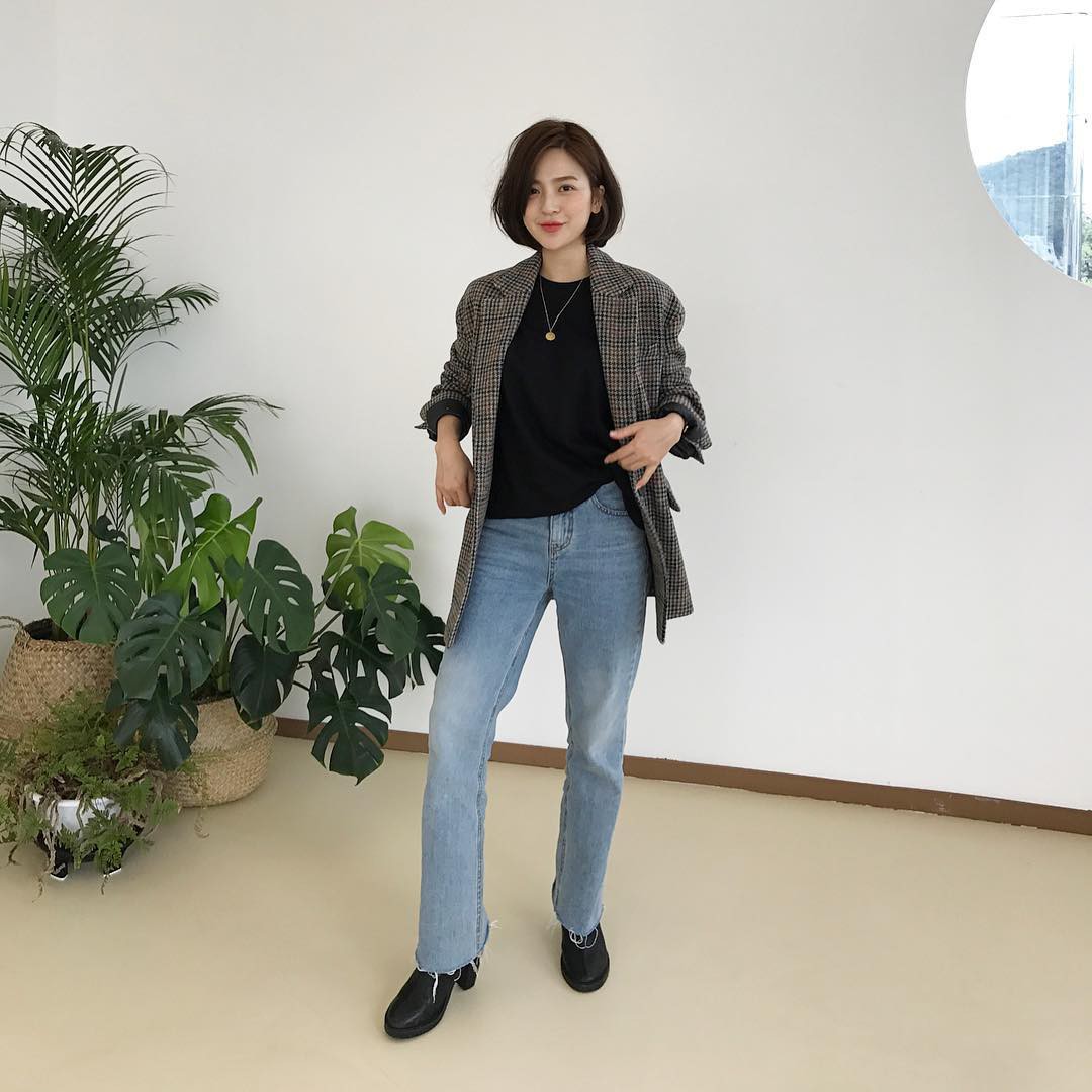 Blazer kẻ - chiếc áo cứ thu đến lại gây sốt và tủ đồ của các nàng sao có thể trọn vẹn nếu thiếu đi thiết kế này - Ảnh 9.