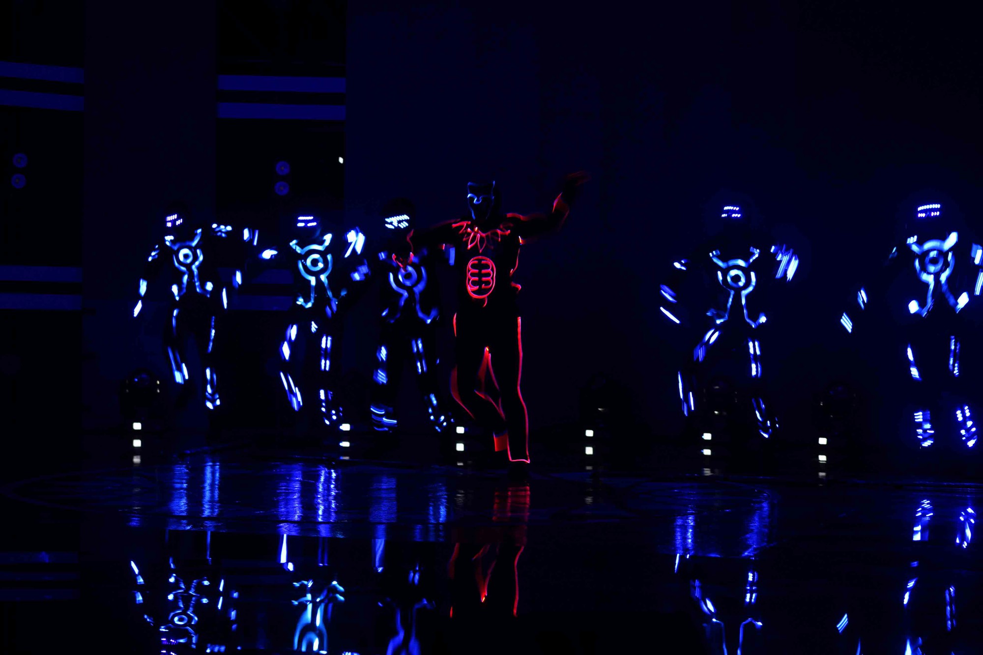 100 giây rực rỡ: Hari Won không thể kiềm chế được sự mê trai khi xem thí sinh giấu mặt trình diễn - Ảnh 3.