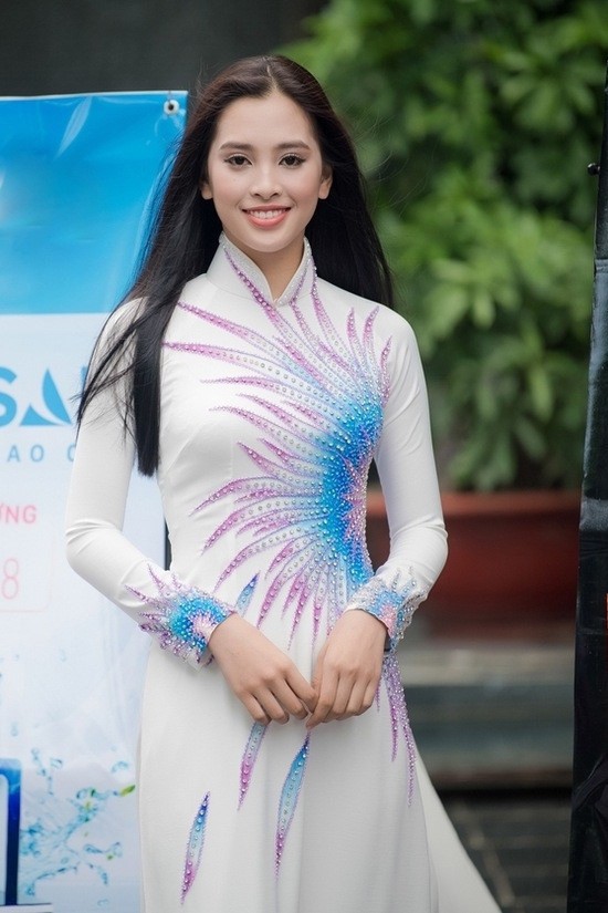 Những hình ảnh đáng yêu thời học sinh ngố tàu của tân Hoa hậu Việt Nam 2018 - Trần Tiểu Vy - Ảnh 2.