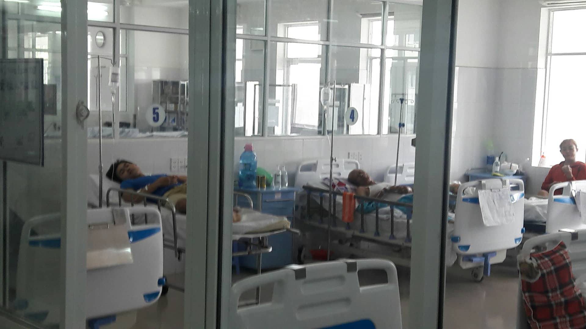 Vụ vợ và con gái tử vong, chồng nguy kịch nghi do ngộ độc khi đi du lịch: Ban Quản lý An toàn thực phẩm TP Đà Nẵng nói gì? - Ảnh 1. Vụ vợ và con gái tử vong, chồng nguy kịch nghi do ngộ độc khi đi du lịch: Ban Quản lý An toàn thực phẩm TP Đà Nẵng nói gì? - Ảnh 1.