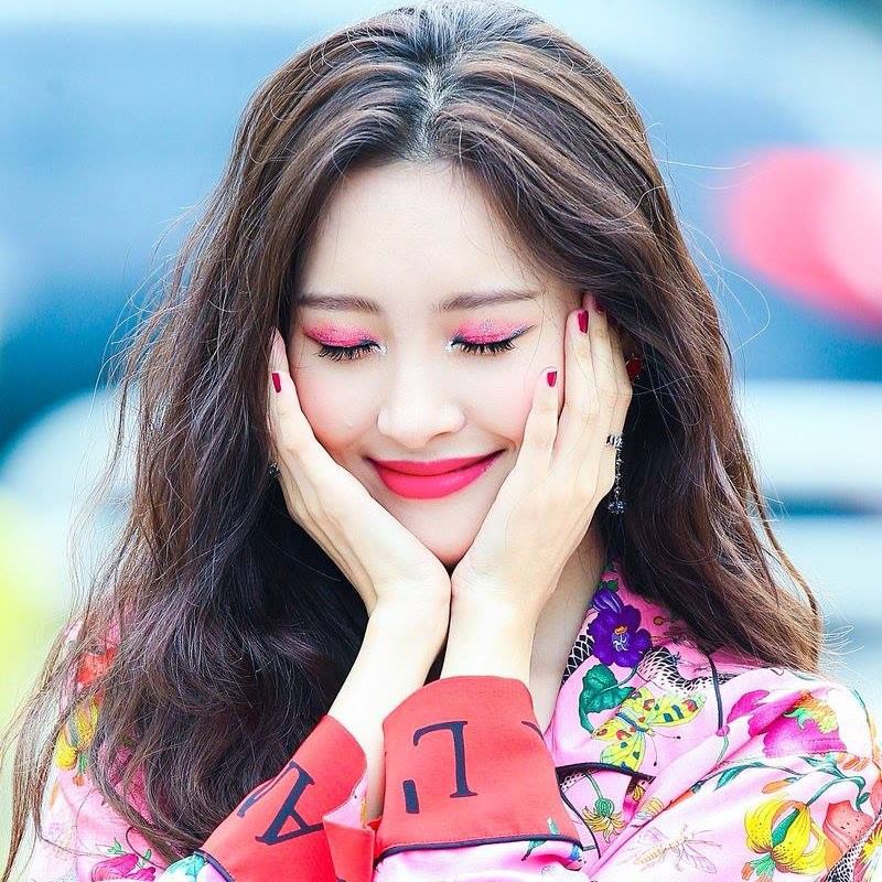 Chạy lịch trình liên tục đến mức nhập viện, Sunmi vẫn rạng rỡ, vui vẻ khi đi show thực tế - Ảnh 1. Chạy lịch trình liên tục đến mức nhập viện, Sunmi vẫn rạng rỡ, vui vẻ khi đi show thực tế - Ảnh 1.