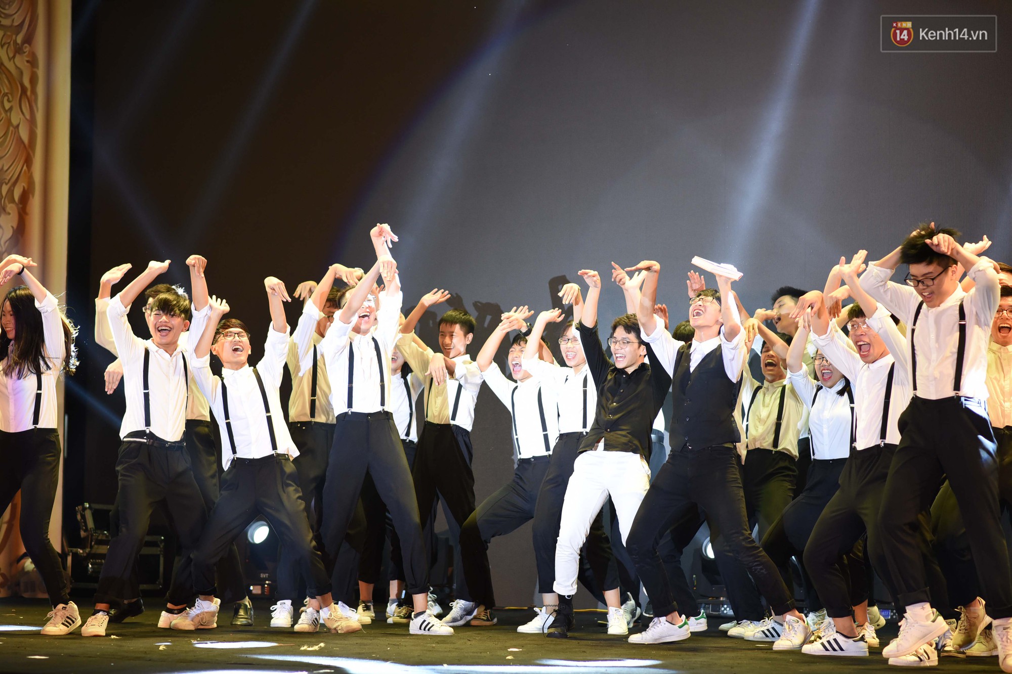 NHAT 2018: Nữ sinh chuyên Toán vừa xinh vừa giỏi trở thành Đại sứ mới của trường Ams - Ảnh 5. NHAT 2018: Nữ sinh chuyên Toán vừa xinh vừa giỏi trở thành Đại sứ mới của trường Ams - Ảnh 5.