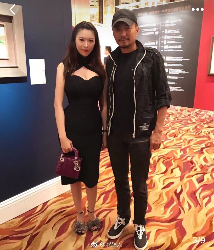 Sau scandal quỵt tiền, Dương Mịch đối mặt với tin đồn bí mật ly hôn Lưu Khải Uy từ 2 năm trước? - Ảnh 4. Sau scandal quỵt tiền, Dương Mịch đối mặt với tin đồn bí mật ly hôn Lưu Khải Uy từ 2 năm trước? - Ảnh 4.