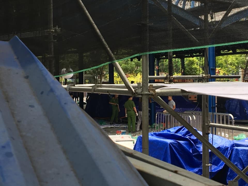 Clip: Đang khám nghiệm hiện trường vụ 7 người tử vong nghi do sốc thuốc ở Công viên nước Hồ Tây - Ảnh 4.