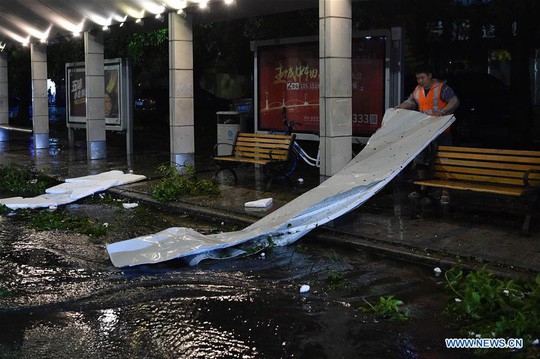 Bão Mangkhut: 2 người Trung Quốc thiệt mạng 2,4 triệu người phải sơ tán - Ảnh 5.