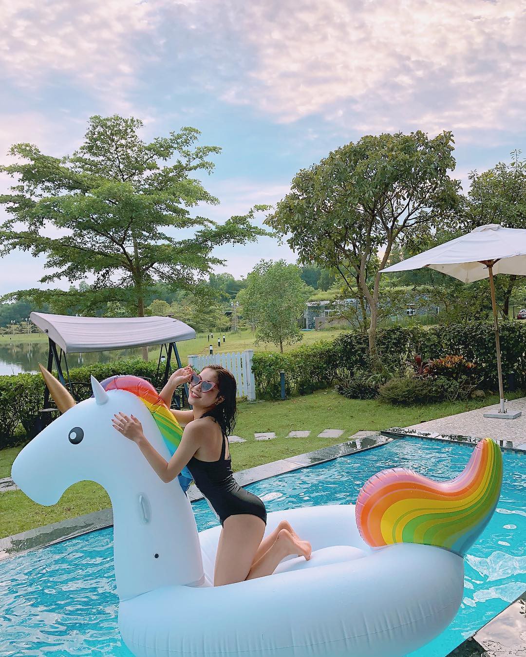 Ngoài tân Hoa hậu Trần Tiểu Vy, Quảng Nam còn là quê hương của rất nhiều hotgirl xinh đẹp nức tiếng - Ảnh 5. Ngoài tân Hoa hậu Trần Tiểu Vy, Quảng Nam còn là quê hương của rất nhiều hotgirl xinh đẹp nức tiếng - Ảnh 5.
