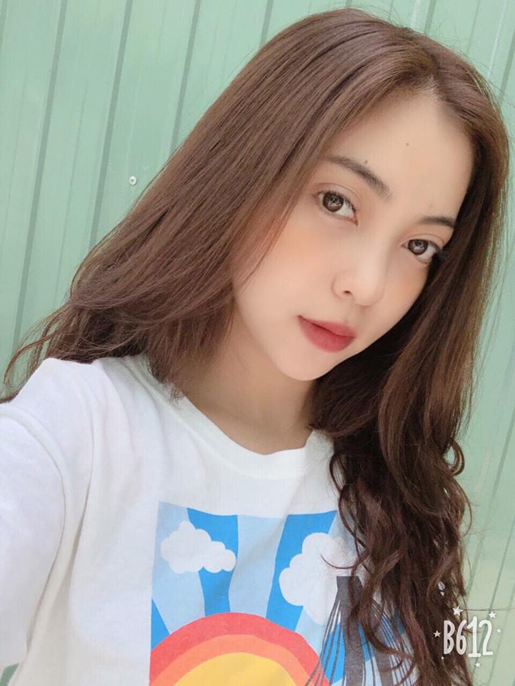 Ngoài tân Hoa hậu Trần Tiểu Vy, Quảng Nam còn là quê hương của rất nhiều hotgirl xinh đẹp nức tiếng - Ảnh 2.