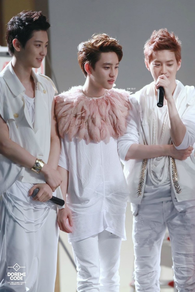 Idol Hàn cũng khổ lắm chứ chẳng sướng gì, thi thoảng vẫn bị stylist dí cho những bộ đồ nhìn chỉ muốn khóc - Ảnh 10. Idol Hàn cũng khổ lắm chứ chẳng sướng gì, thi thoảng vẫn bị stylist dí cho những bộ đồ nhìn chỉ muốn khóc - Ảnh 10.