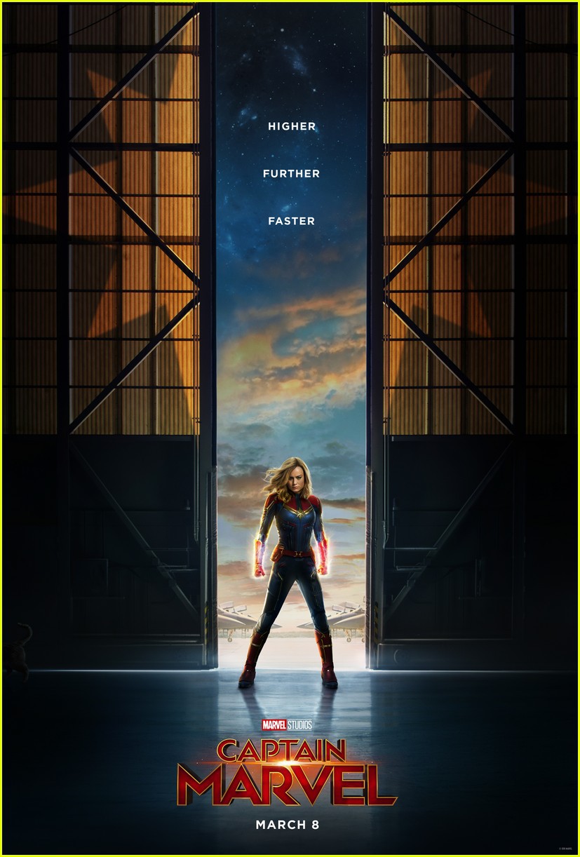 Captain Marvel rách trời rơi xuống, đấm người già trong trailer nóng hổi đầu tiên - Ảnh 11.