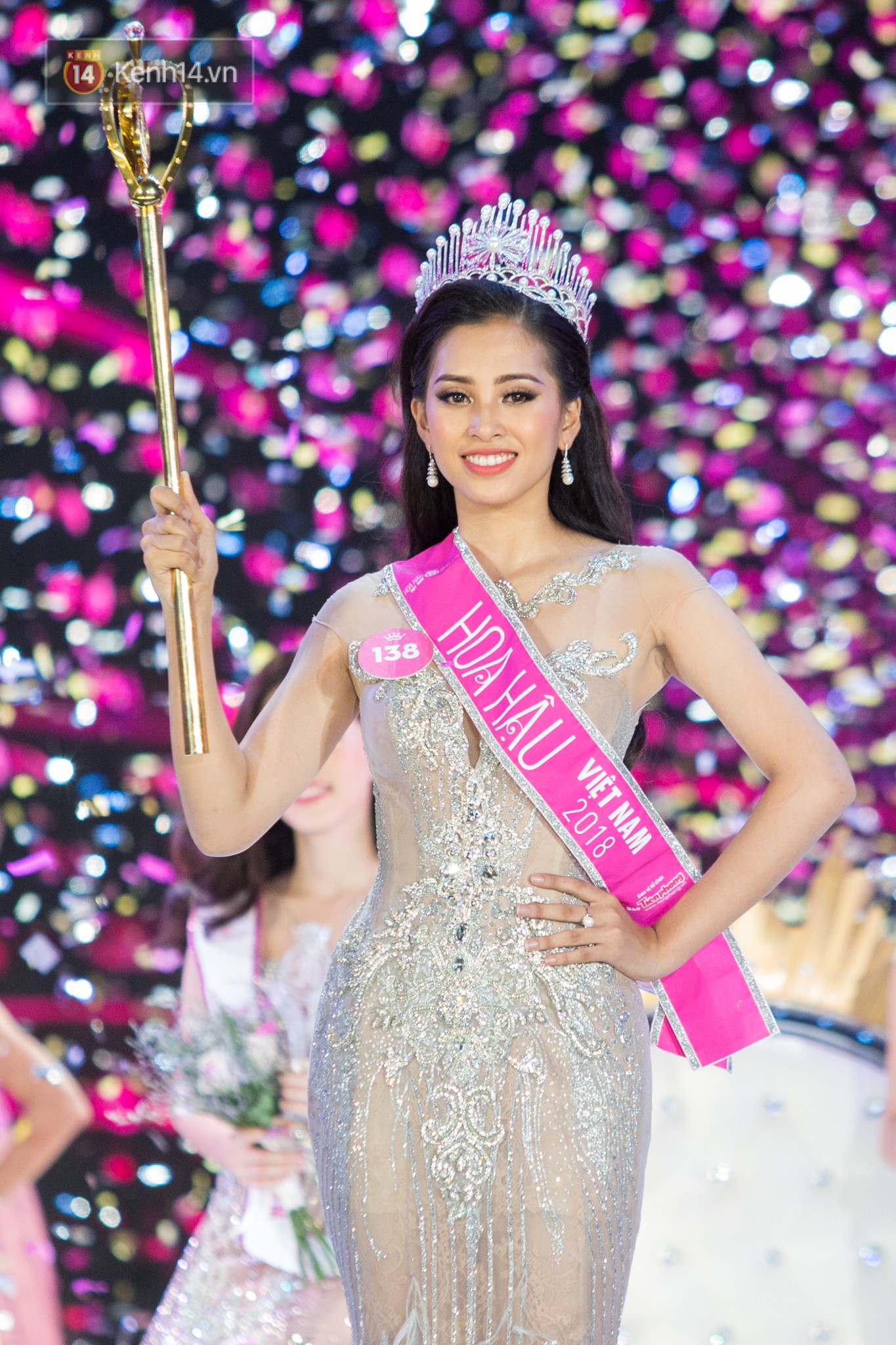 Chá» vÃ i ngÃ y sau ÄÄng quang, Tráº§n Tiá»u Vy chÃ­nh thá»©c xuáº¥t hiá»n trÃªn trang chá»§ cuá»c thi Miss World - áº¢nh 2.