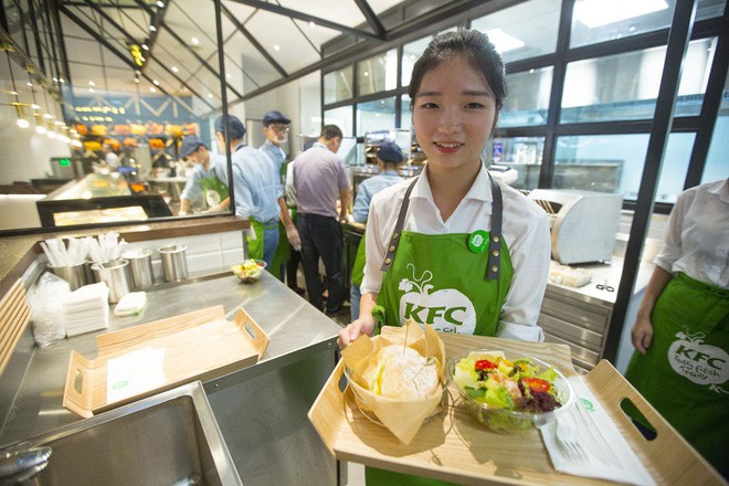 Giải mã kỳ tích KFC Trung Quốc: Lớn mạnh bất chấp hàng quán vỉa hè, đối thủ sao chép hay người dùng khó tính - Ảnh 4.