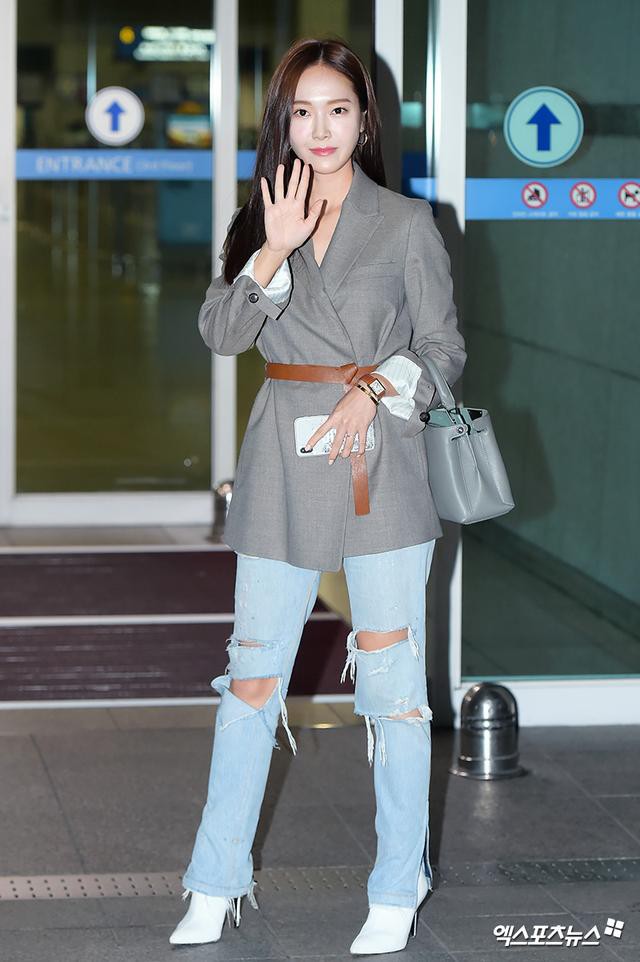 2018 chắc l&agrave; năm Jessica Jung rơi v&agrave;o hố đen thời trang khi cứ thường xuy&ecirc;n lọt top mặc xấu trong mắt c&aacute;c netizen - Ảnh 1.