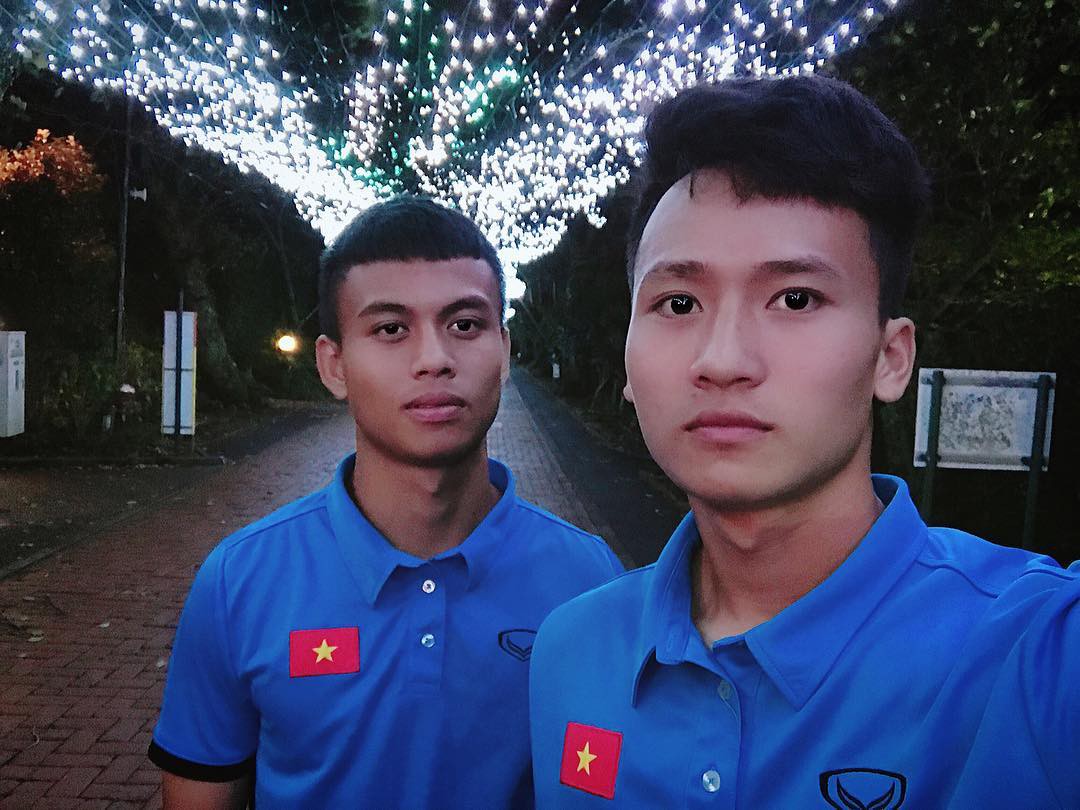 Thêm một cực phẩm chứng minh câu tiêu chí đầu tiên khi làm thủ môn là phải đẹp trai của Bùi Tiến Dũng siêu chuẩn - Ảnh 4. Thêm một cực phẩm chứng minh câu tiêu chí đầu tiên khi làm thủ môn là phải đẹp trai của Bùi Tiến Dũng siêu chuẩn - Ảnh 4.