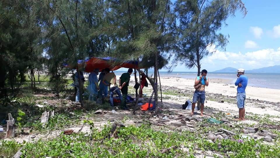Hoảng hồn phát hiện thi thể có hình xăm nổi trên biển khi đang chở khách du lịch ra đảo Cù Lao Chàm - Ảnh 1. Hoảng hồn phát hiện thi thể có hình xăm nổi trên biển khi đang chở khách du lịch ra đảo Cù Lao Chàm - Ảnh 1.