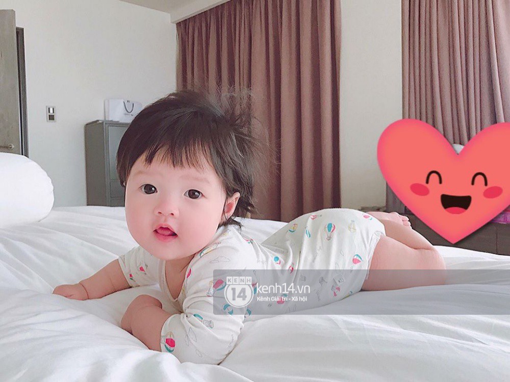 Hot: Lần đầu lộ ảnh cận mặt con gái cực đáng yêu của Hoa hậu Đặng Thu Thảo - Ảnh 1.