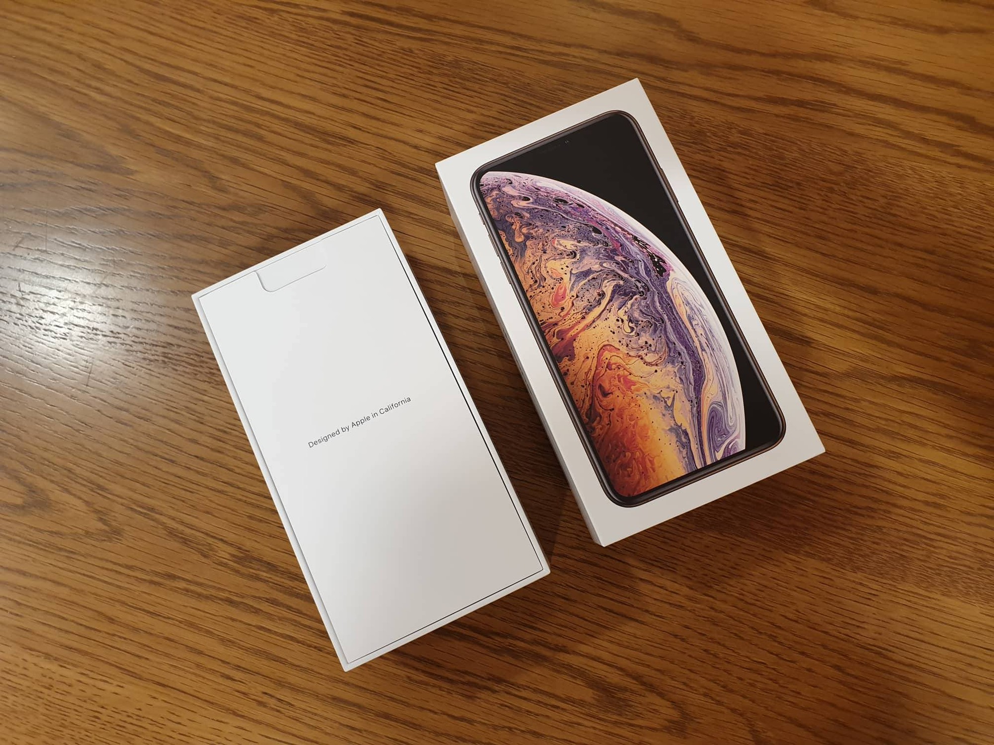 Cận cảnh iPhone XS Max 256GB Gold tuồn ra trước giờ bán, giá khởi điểm 33,9 triệu đồng, sẵn sàng xách về Việt Nam ngay đêm nay - Ảnh 3. Cận cảnh iPhone XS Max 256GB Gold tuồn ra trước giờ bán, giá khởi điểm 33,9 triệu đồng, sẵn sàng xách về Việt Nam ngay đêm nay - Ảnh 3.
