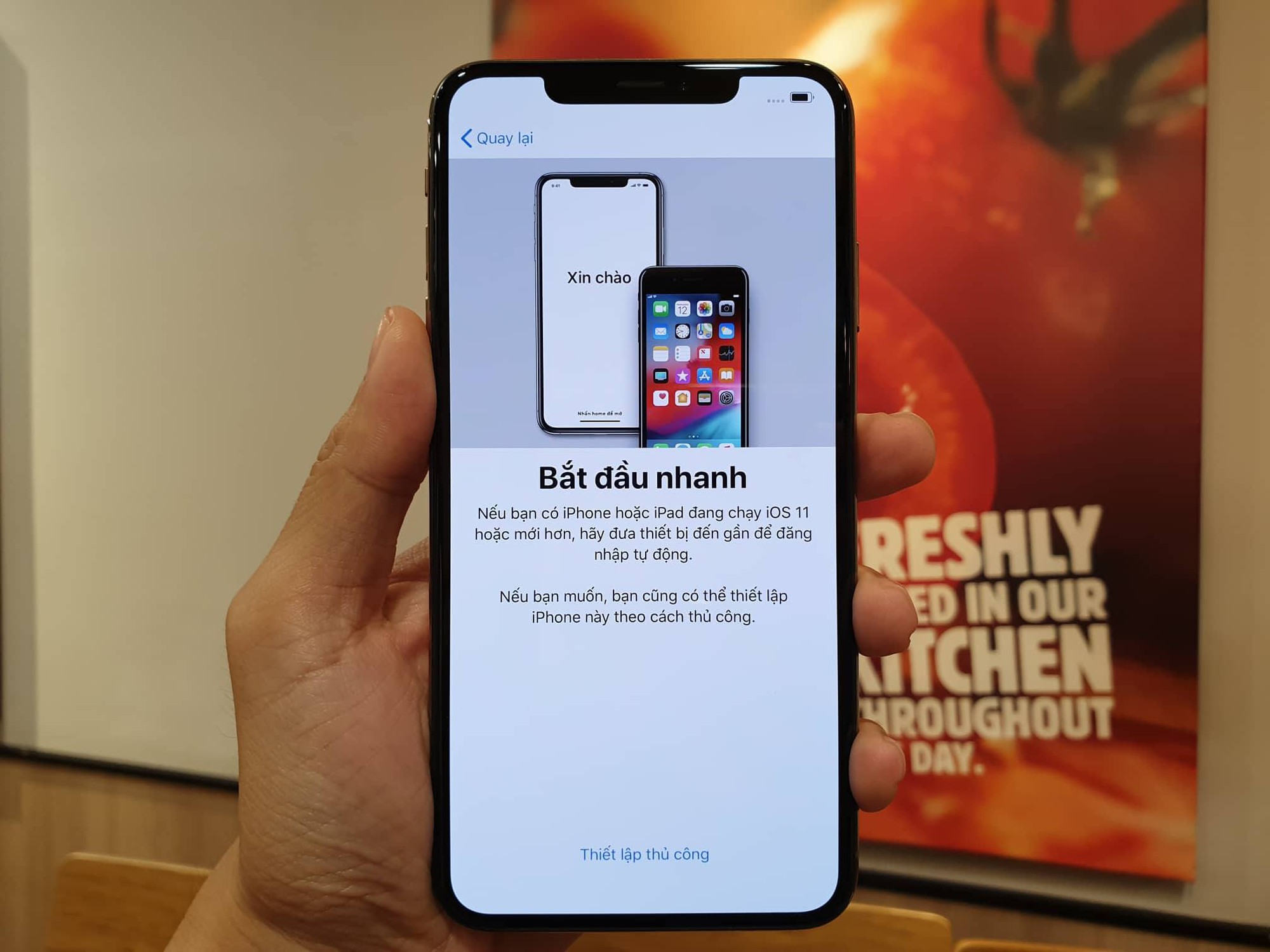 Cận cảnh iPhone XS Max 256GB Gold tuồn ra trước giờ bán, giá khởi điểm 33,9 triệu đồng, sẵn sàng xách về Việt Nam ngay đêm nay - Ảnh 13. Cận cảnh iPhone XS Max 256GB Gold tuồn ra trước giờ bán, giá khởi điểm 33,9 triệu đồng, sẵn sàng xách về Việt Nam ngay đêm nay - Ảnh 13.