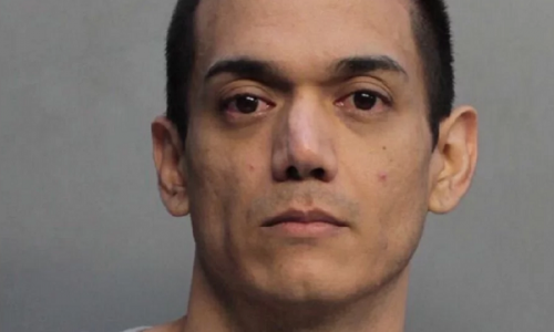 Lĩnh &aacute;n 10 năm t&ugrave; v&igrave; h&oacute;a trang th&agrave;nh phụ nữ, dụ dỗ hơn 80 người đ&agrave;n &ocirc;ng - Ảnh 1.