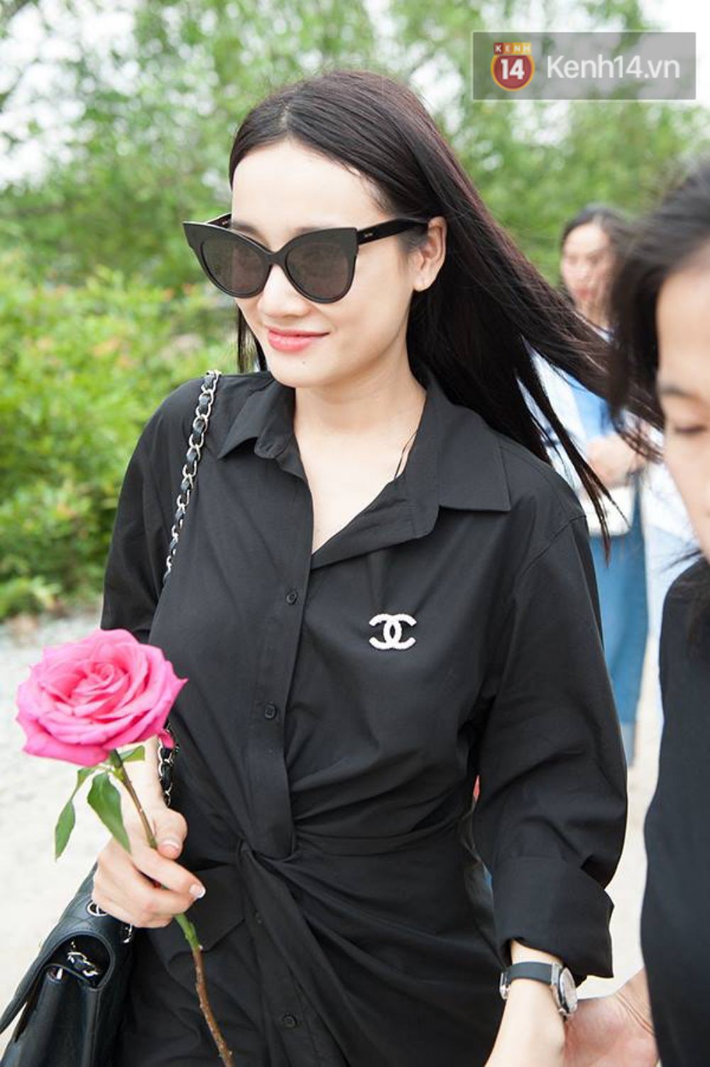 Những mẫu số chung của dàn sao nữ Vbiz khi vướng tin đồn mang thai: Tạo dáng che bụng, trung thành với đồ suông rộng - Ảnh 12.