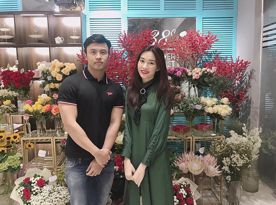 Những mẫu số chung của dàn sao nữ Vbiz khi vướng tin đồn mang thai: Tạo dáng che bụng, trung thành với đồ suông rộng - Ảnh 8.