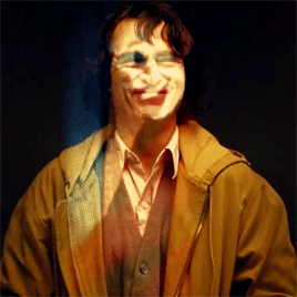 Tung tạo hình thường dân chưa lâu, Joker mới đã hiện nguyên hình gã hề khiến fan náo loạn - Ảnh 3.