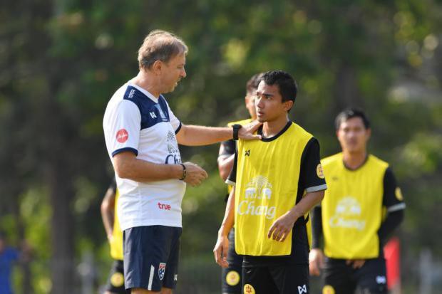 Việt Nam có thêm cơ hội vô địch AFF Cup nhờ bài toán khó của ĐT Thái Lan - Ảnh 1.