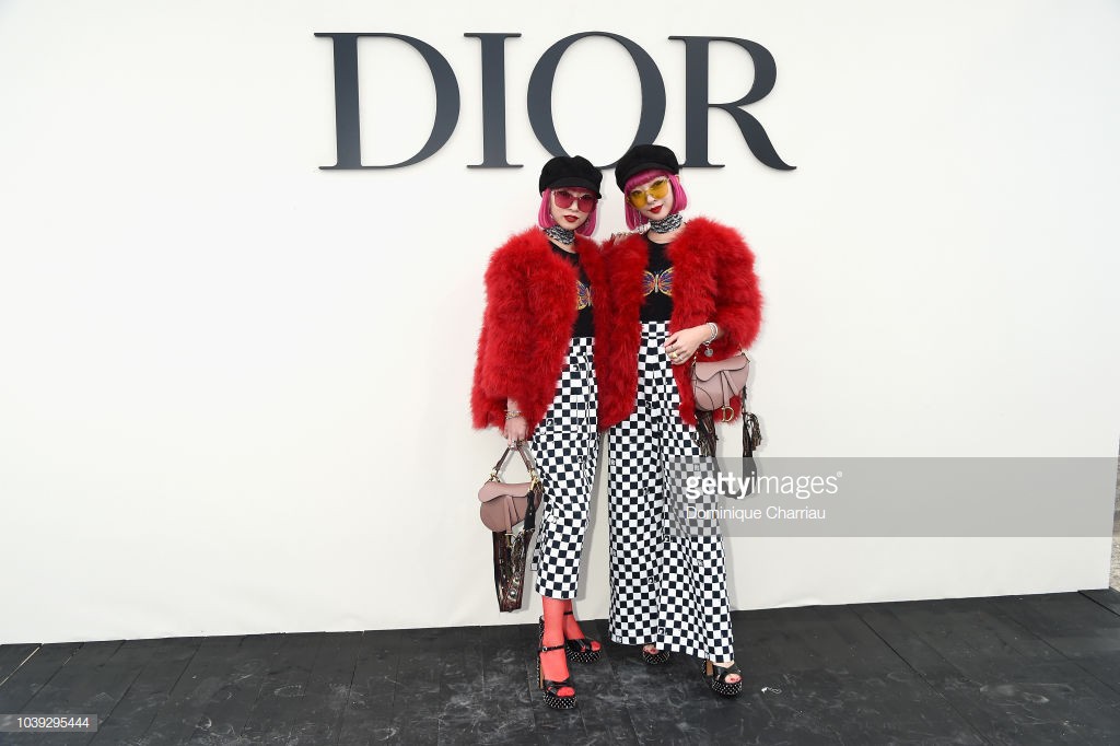 Angela Baby mặc váy đen mà nổi bần bật, Gong Hyo Jin diện nguyên set đồ người mẫu dự show Dior - Ảnh 12.