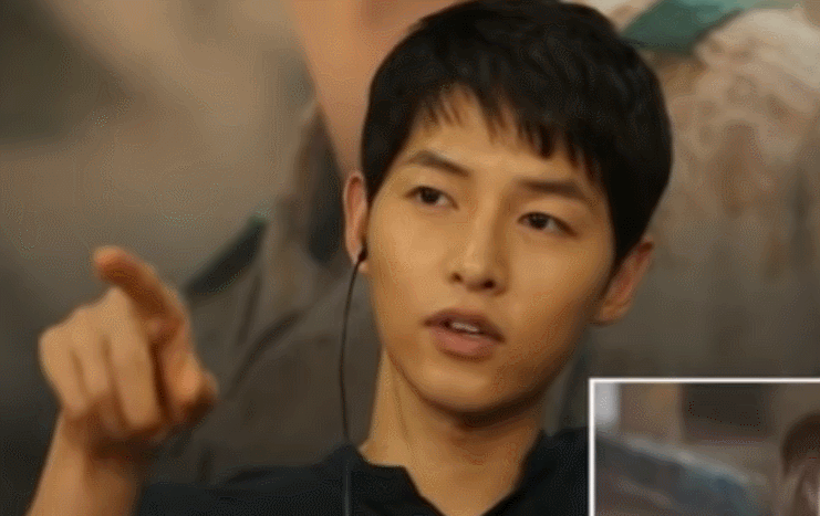 G&oacute;c đ&agrave;o mộ: Hơn 2 năm trước, Song Joong Ki đ&atilde; v&ocirc; t&igrave;nh để lộ sự ghen tu&ocirc;ng v&igrave; c&acirc;u n&oacute;i của b&agrave; x&atilde; - Ảnh 16.