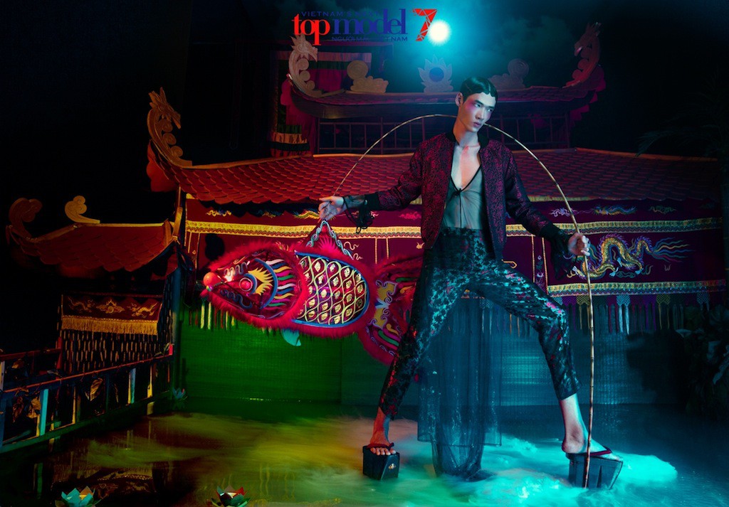 Bạn có nhớ Trung thu 2 năm trước, chỉ với 10 cú bấm máy mà Fung La đã có tấm hình múa lân đẹp xuất sắc! - Ảnh 5.