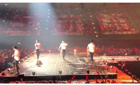 Nhìn ghế ở concert iKON thưa thớt, netizen mỉa mai “bố Yang”: Chăm nhóm kỹ mà không đột phá được - Ảnh 1.