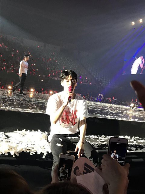 Nhìn ghế ở concert iKON thưa thớt, netizen mỉa mai “bố Yang”: Chăm nhóm kỹ mà không đột phá được - Ảnh 2.