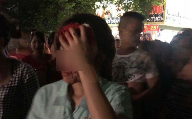 Đưa con đi chơi Trung thu bắt gặp chồng chở người phụ nữ kh&aacute;c, vợ ra &ldquo;n&oacute;i chuyện&rdquo; th&igrave; bị đ&aacute;nh chảy m&aacute;u đầu - Ảnh 1.