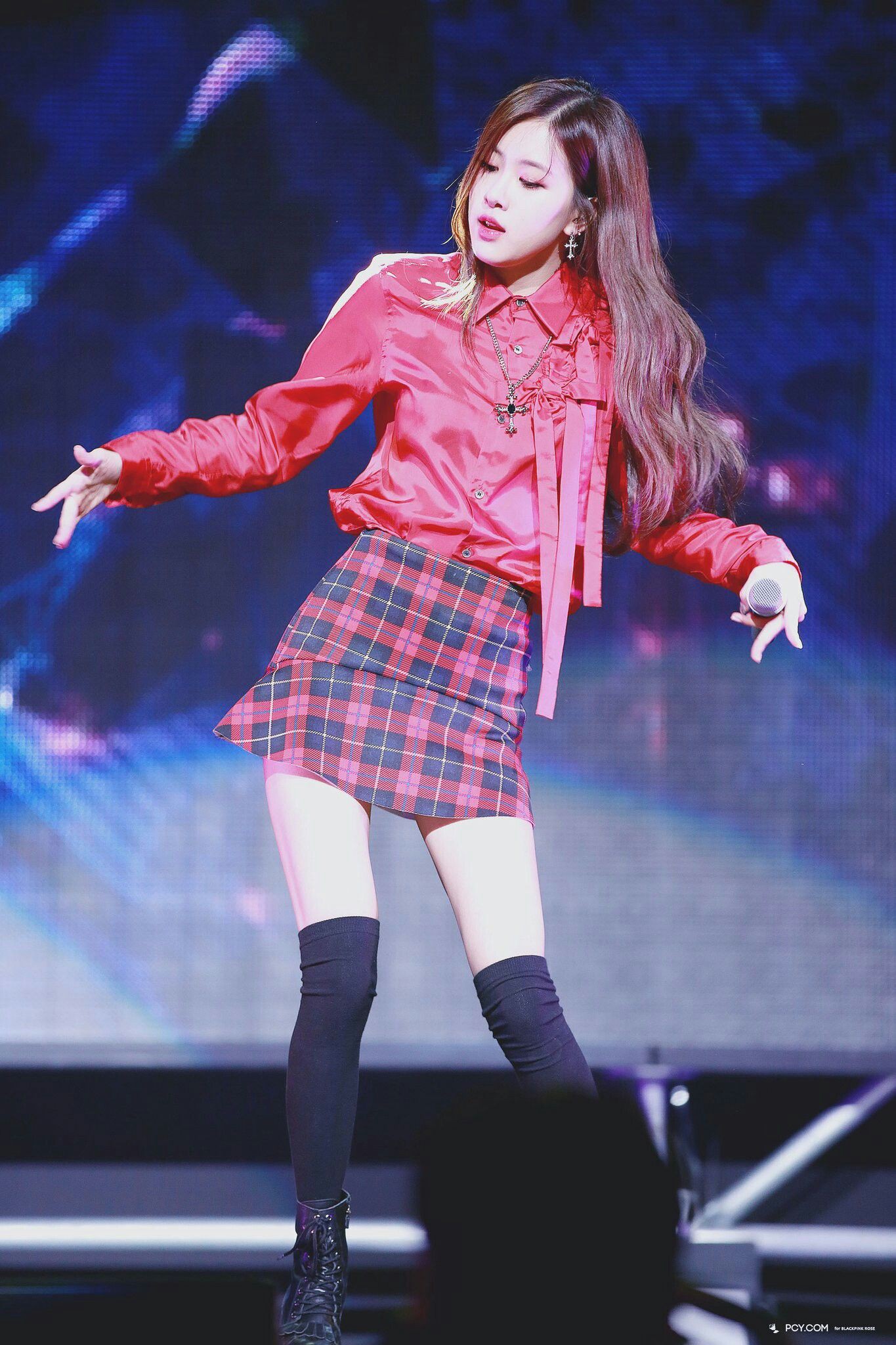 Top mỹ nhân Kpop gầy nhất lịch sử Kpop: Cô mảnh khảnh nhất chỉ 37kg, 2 nữ thần Black Pink và SNSD đều có mặt - Ảnh 4. Top mỹ nhân Kpop gầy nhất lịch sử Kpop: Cô mảnh khảnh nhất chỉ 37kg, 2 nữ thần Black Pink và SNSD đều có mặt - Ảnh 4.