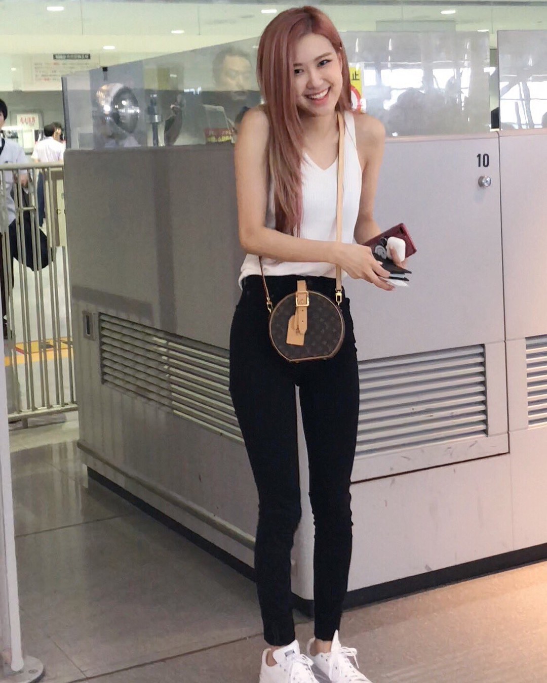 Cứ khen Black Pink body xuất sắc đến khó tin, ngoài đời liệu 4 mỹ nhân này trông có tuyệt vời đến thế? - Ảnh 10.