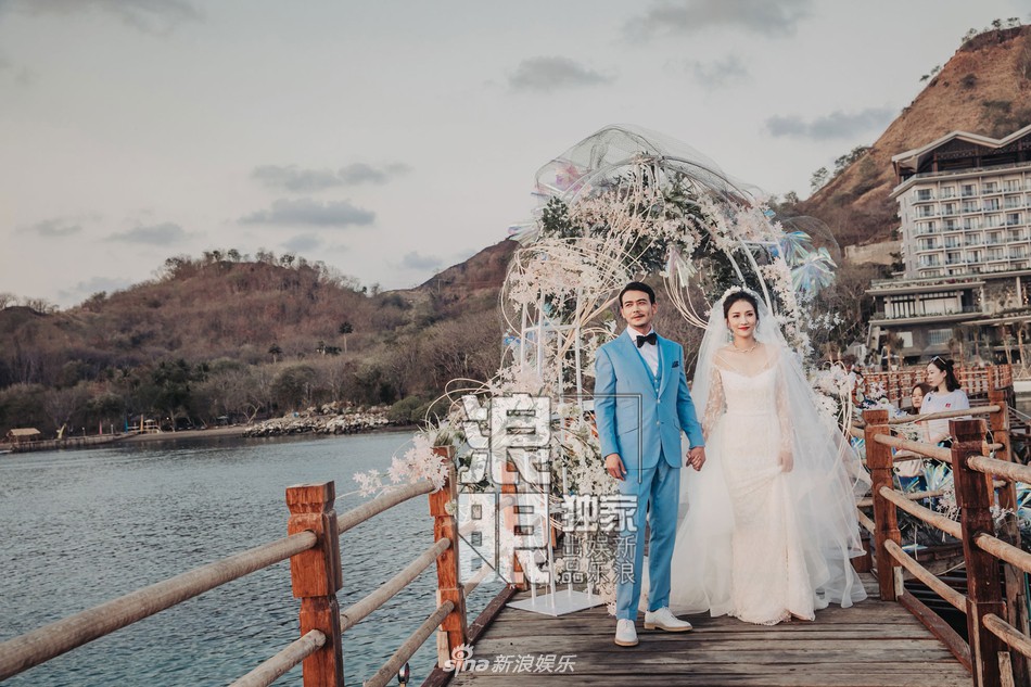 Đám cưới lãng mạn và ngọt ngào của soái ca Hoan Lạc Tụng với bạn gái sau nhiều năm chung sống - Ảnh 2.