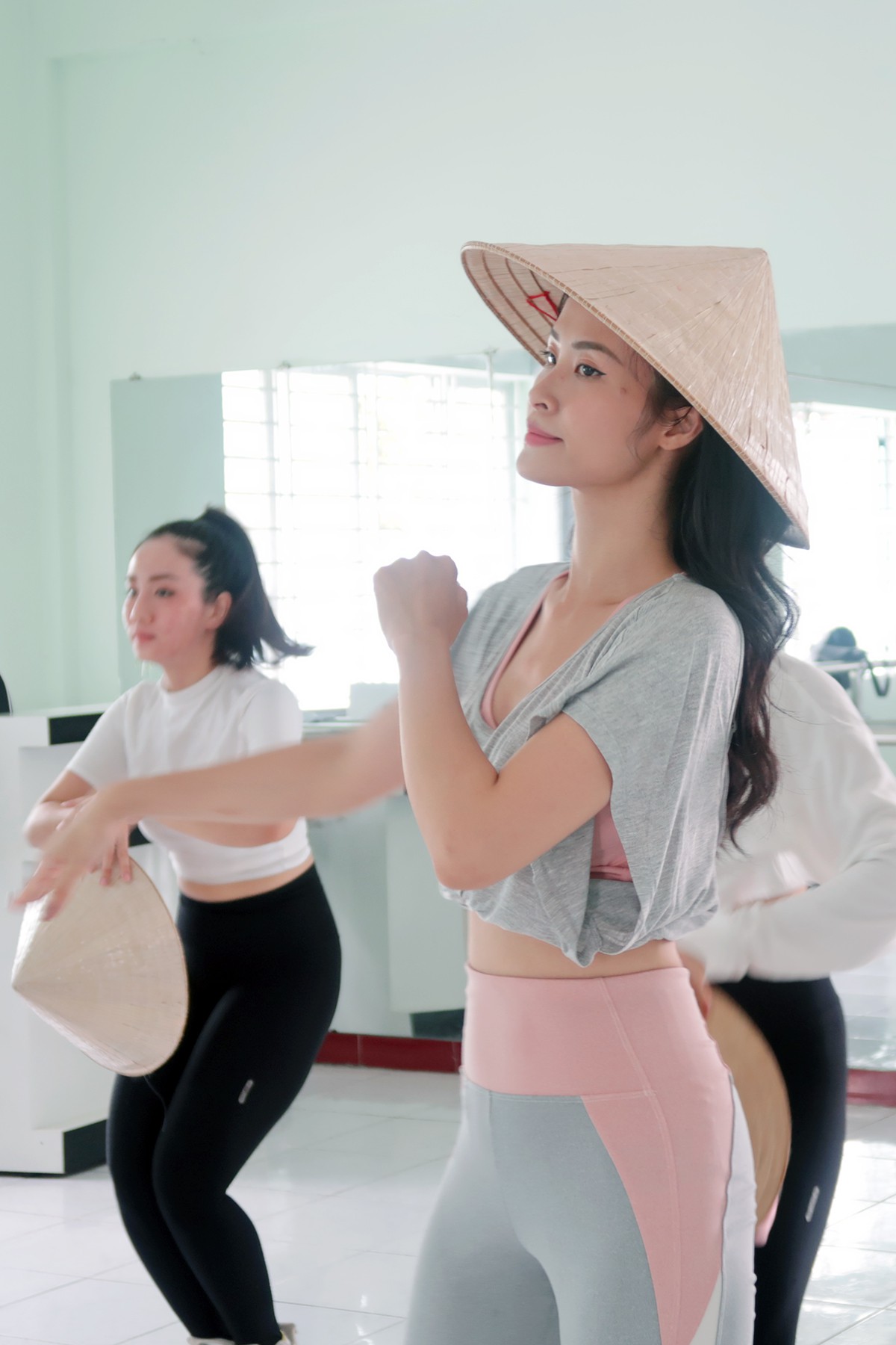 Đông Nhi xác nhận ra mắt album thứ 3 cuối năm nay, sẽ mang 1 ca khúc mới biểu diễn tại đại nhạc hội Nhật Bản - Ảnh 2. Đông Nhi xác nhận ra mắt album thứ 3 cuối năm nay, sẽ mang 1 ca khúc mới biểu diễn tại đại nhạc hội Nhật Bản - Ảnh 2.
