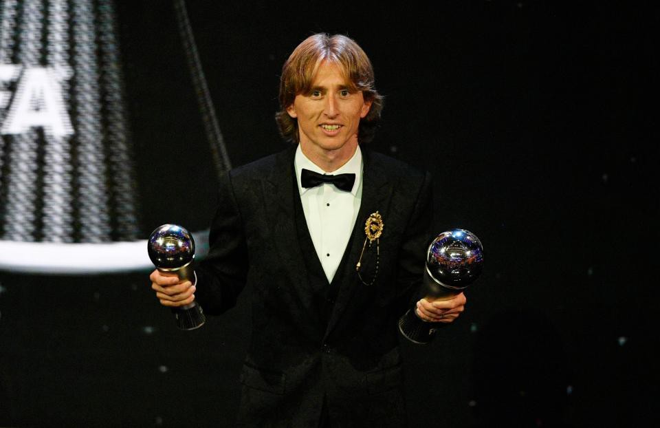 Messi, Ronaldo thiếu tôn trọng khi vắng mặt ở Gala The Best - Ảnh 1. Messi, Ronaldo thiếu tôn trọng khi vắng mặt ở Gala The Best - Ảnh 1.