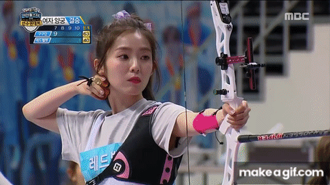 Irene giúp cả dàn Idol được khao gà rán với tài bắn cung bách phát bách trúng - Ảnh 5.