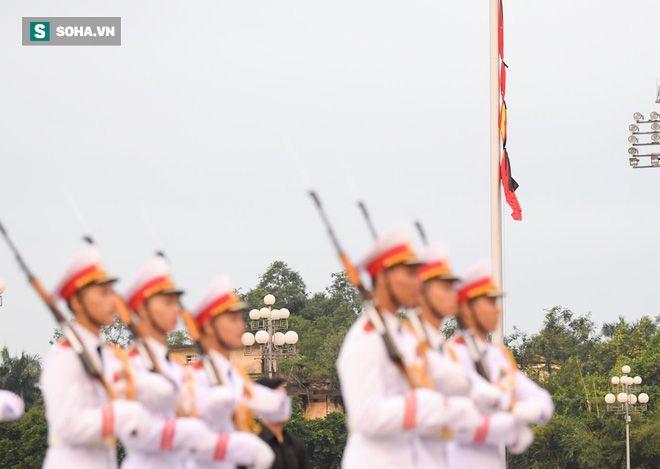 Khắp nơi treo cờ rủ Quốc tang Chủ tịch nước Trần Đại Quang - Ảnh 14.